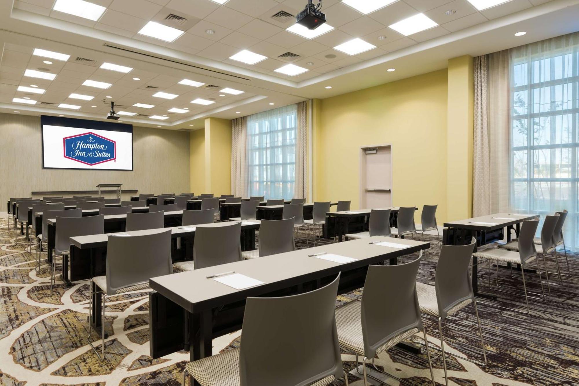 Hampton Inn & Suites Tampa Airport Avion Park Westshore Eksteriør billede